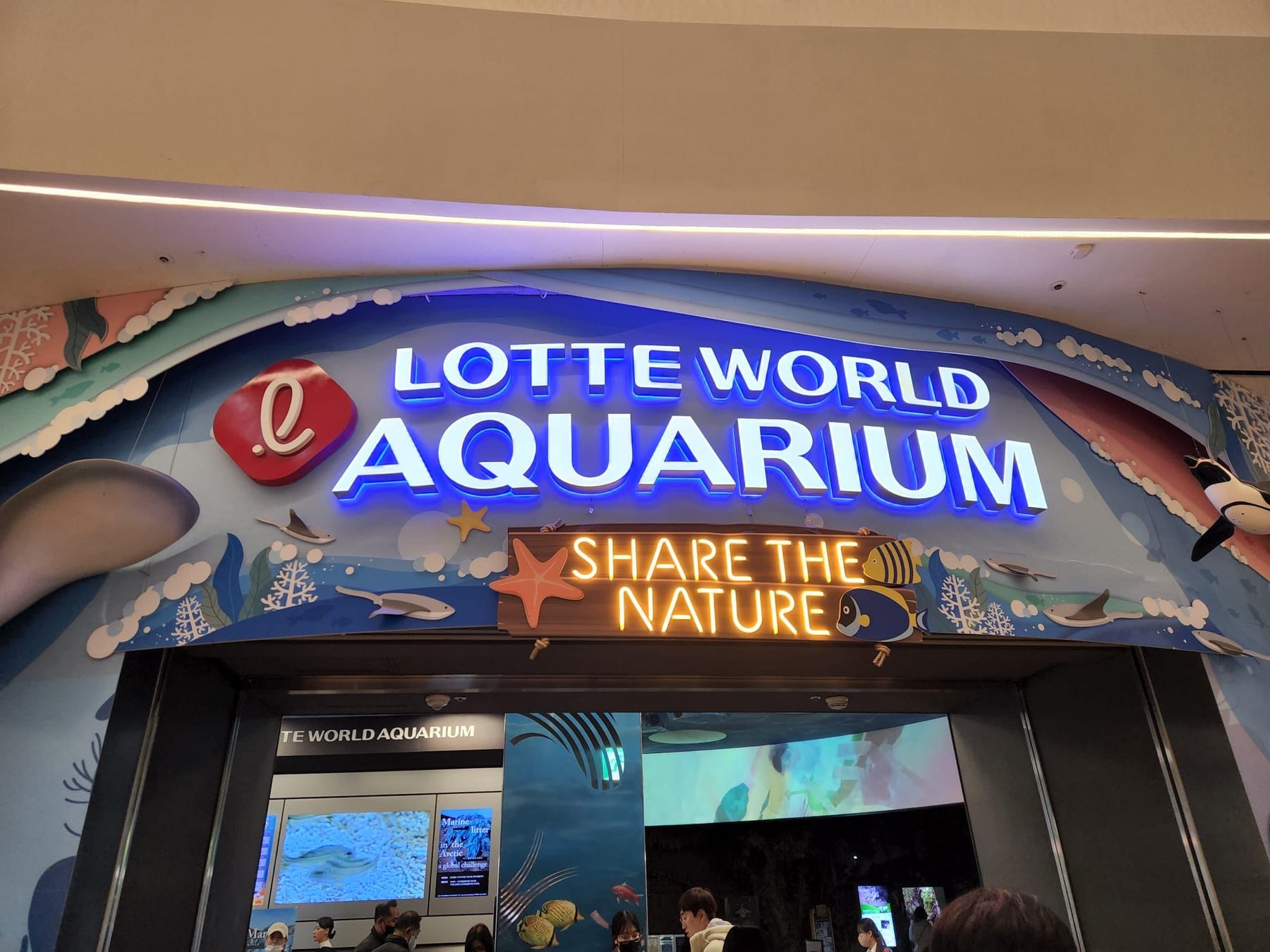 2ND DAY OF TRIP TO SEOUL, SOUTH KOREA - LOTTE WORLD AQUARIUM💯